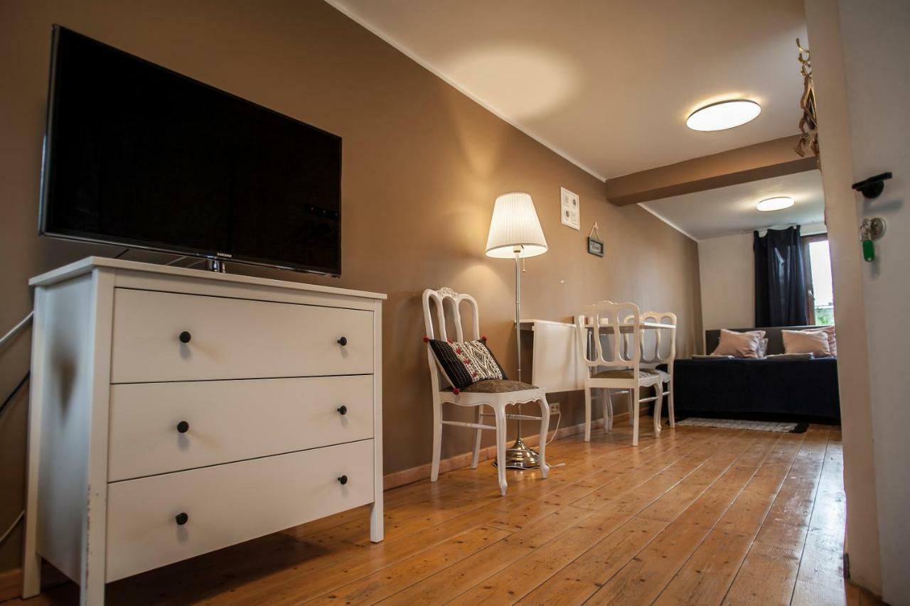 Apartment Daily - *